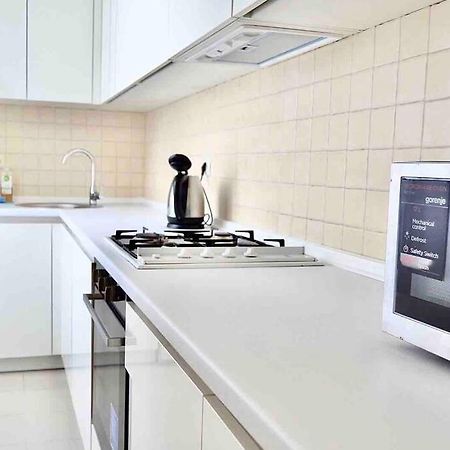 White&Light Flat Near Gulliver Kyiv Exterior foto